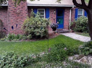 68 Wettleson Ave, West Hartford, CT 06107