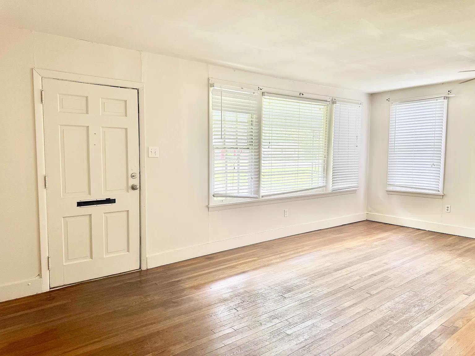 dd 10363 White Oak Drive - 1 — Photo 2