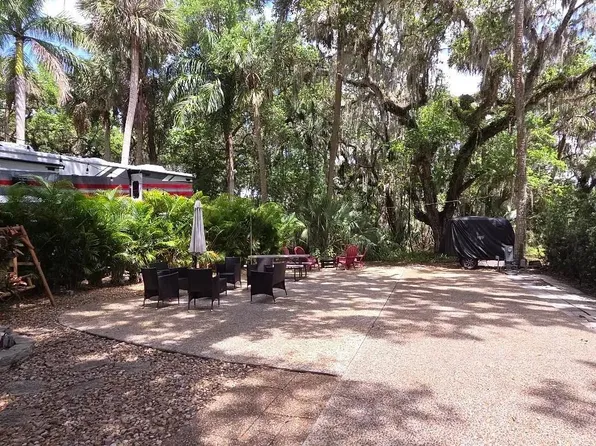 400 Longhorn Dr, Lake Wales, FL 33898