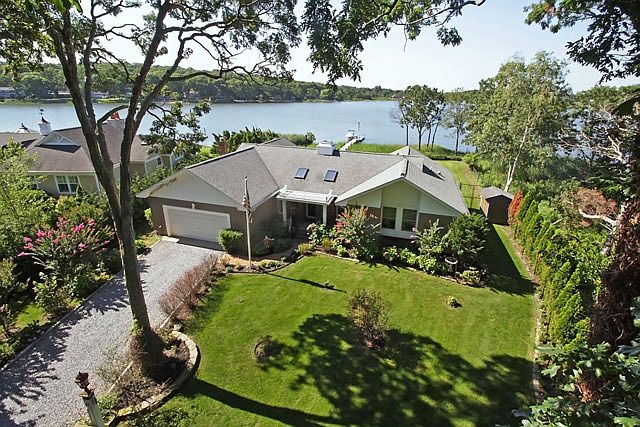1st image of 40 Beachwood Ln