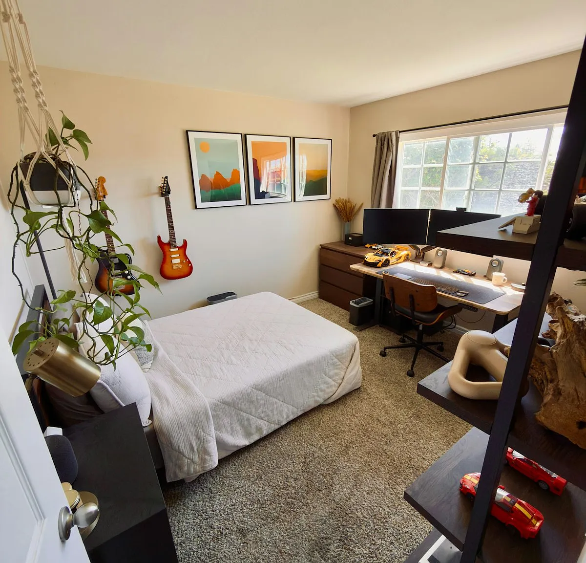 1059 Presidio Drive — Photo 2