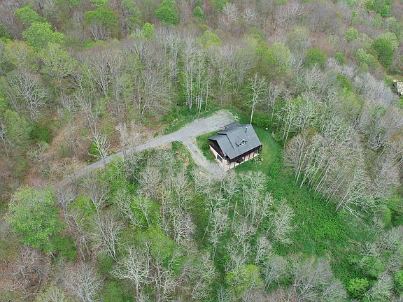 3rd image of 516 Hillside Ln