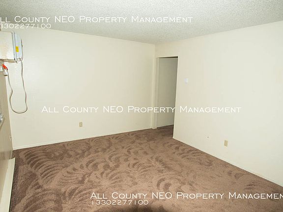 4th image of 737 Center Ave APT 15
