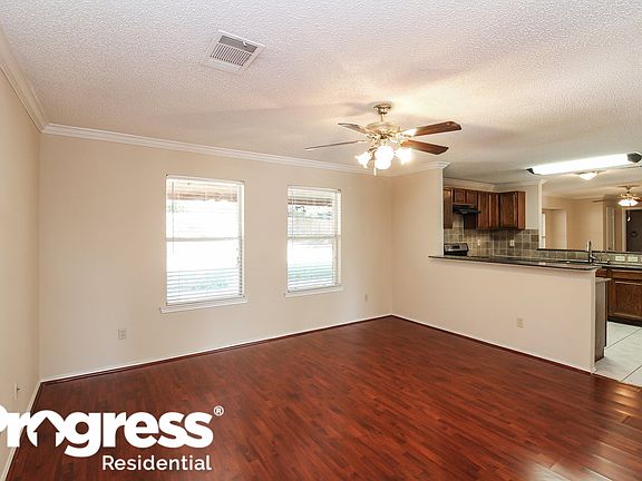 4th image of 2156 Crockett Dr