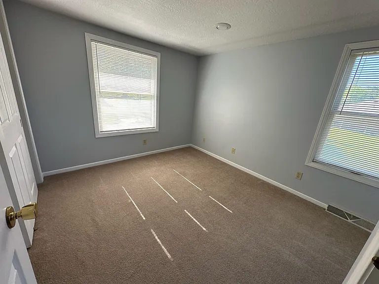 1444 Hyde Park Ave — Photo 20