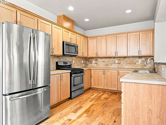 5th image of 10517 NE Summer Falls St