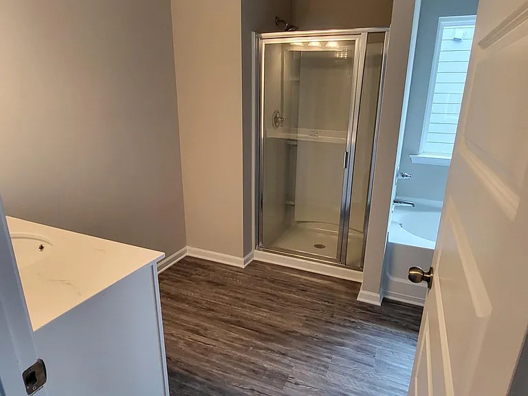 3847 Clarington Dr — Photo 13