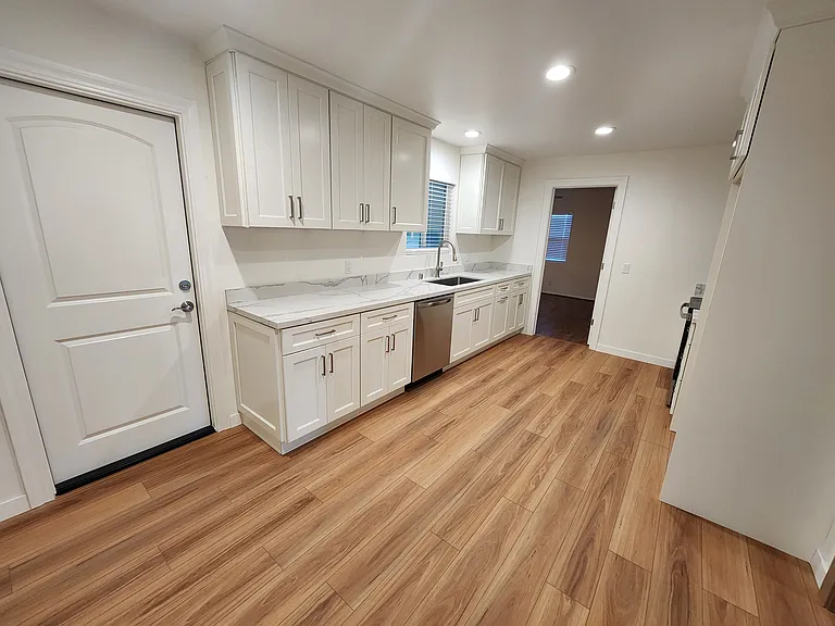 209 Rolando Ave — Photo 5