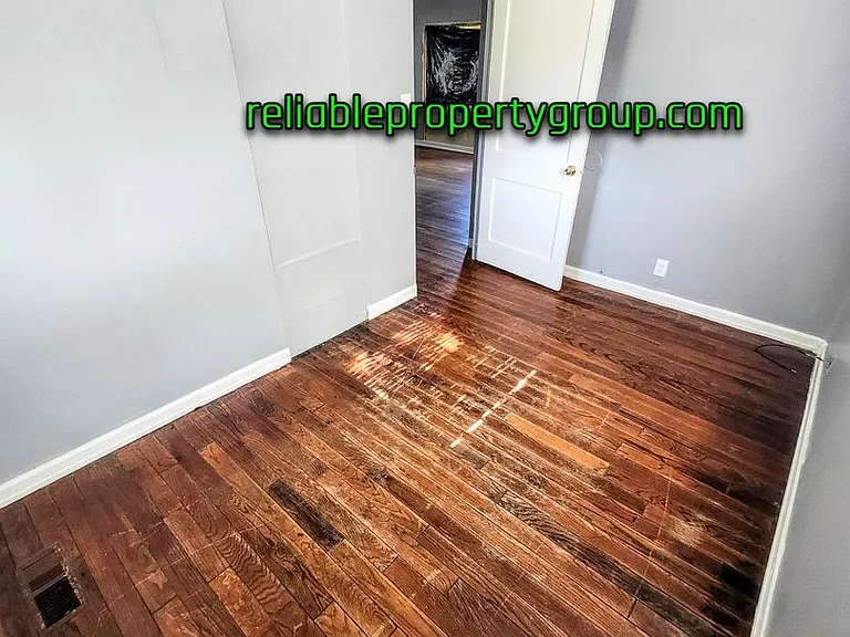 1018 Baxter St — Photo 6