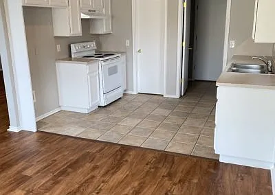 16413 Otter Dr — Photo 4