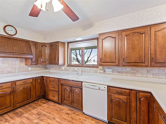 5th image of 4902 Pepper Dr
