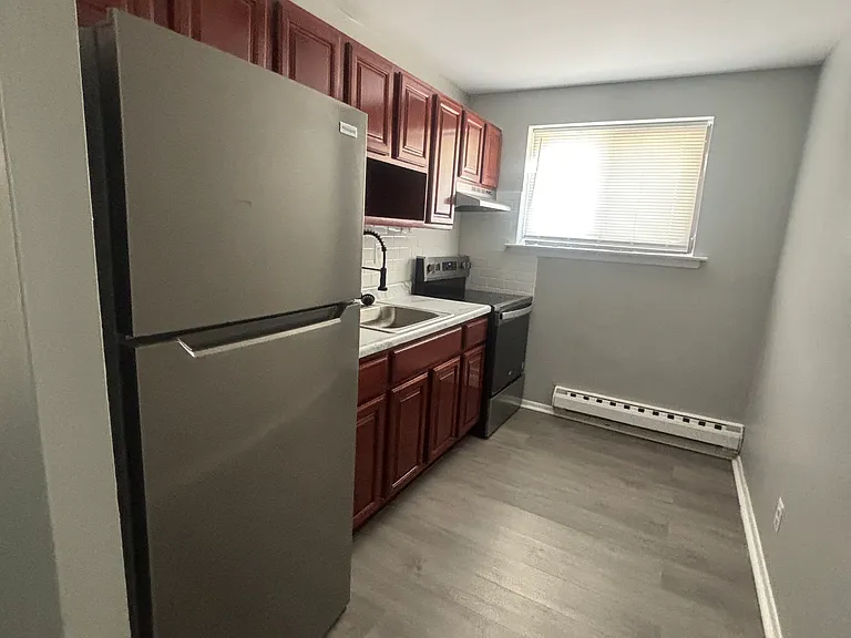 311 N Sycamore Ave #B001 — Photo 3
