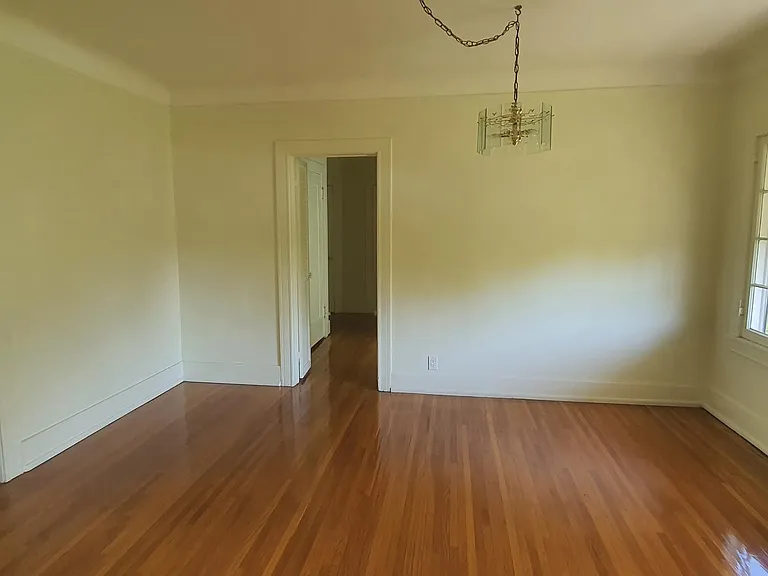 324 S Coronado St — Photo 29