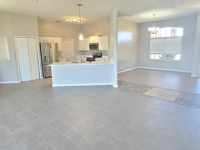 6750 Ferri Cir — Photo 3