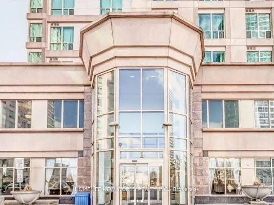 1 Lee Centre Dr #806