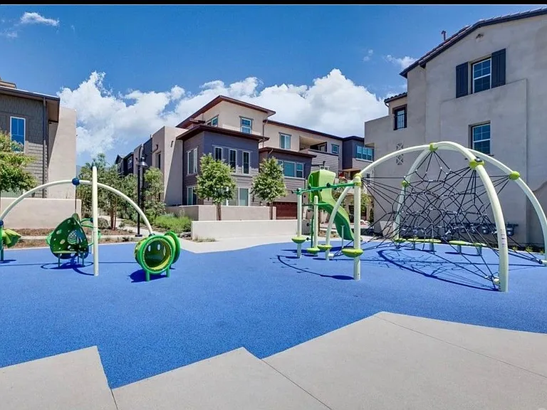 12256 Chorus Dr — Photo 25