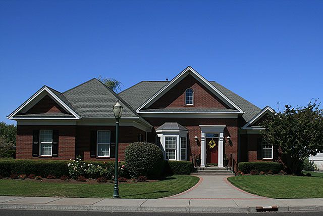 1st image of 951 SE Sentry Dr