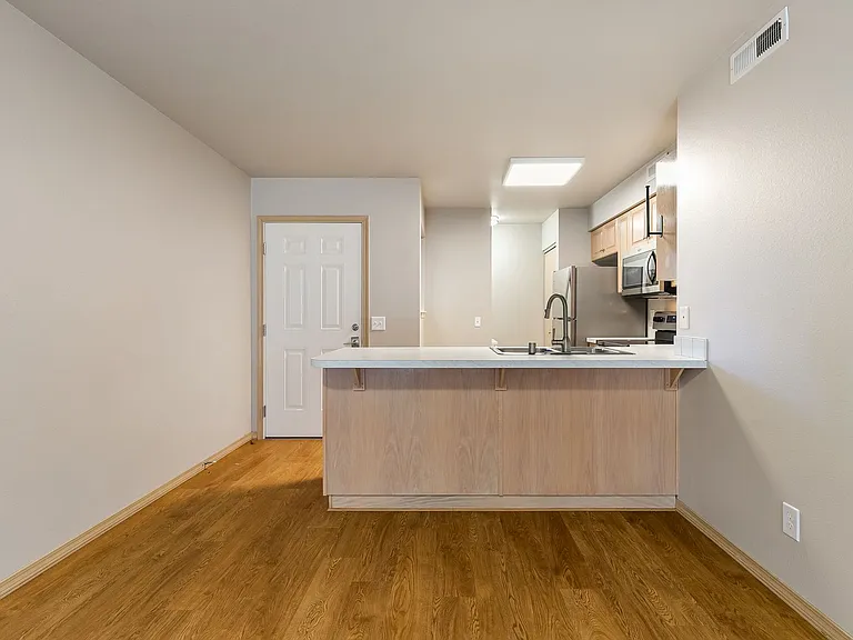 Parkview Apartments Your Next Home Awaits! — Photo 32