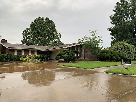 2nd image of 1530 Red Bud Ln