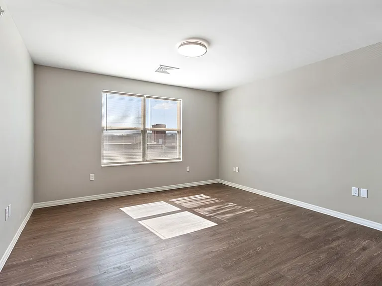 Barley Square Apartments — Photo 14
