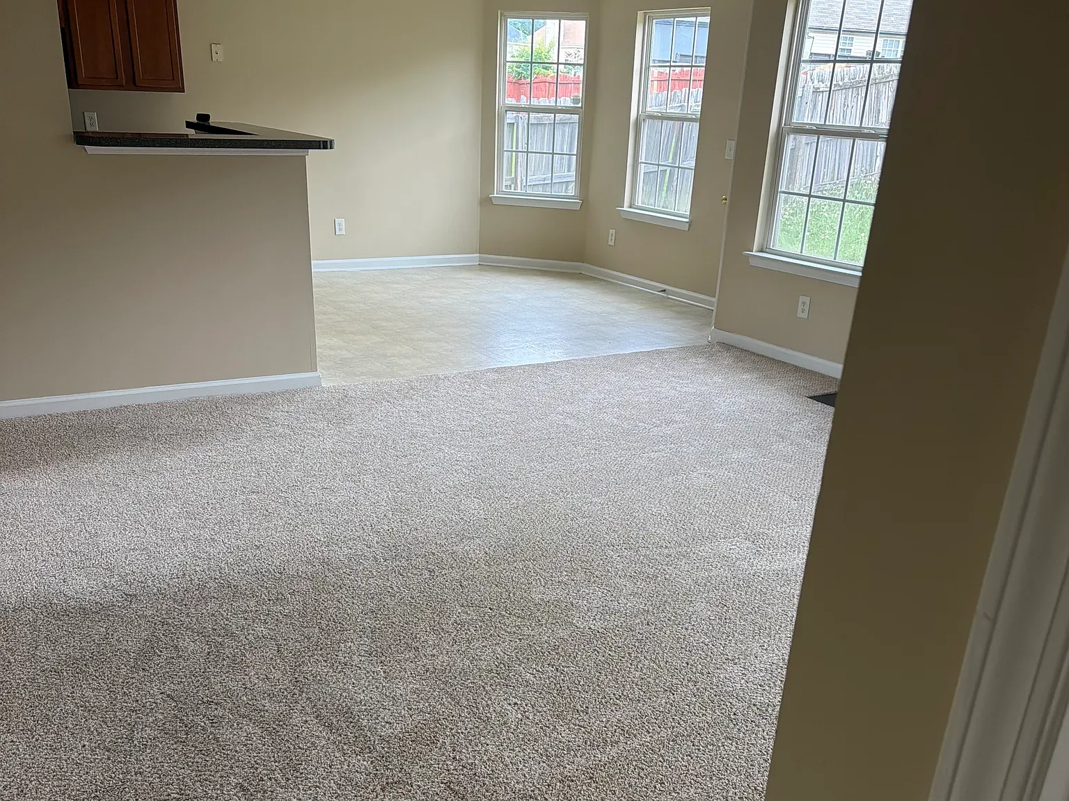 4 bed, 2100 sqft, $2,000 — Photo 3