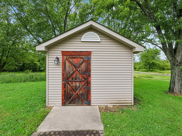 4702 Alger Rd — Photo 42