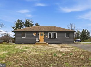 2472 Leaman Rd, Ronks, PA 17572
