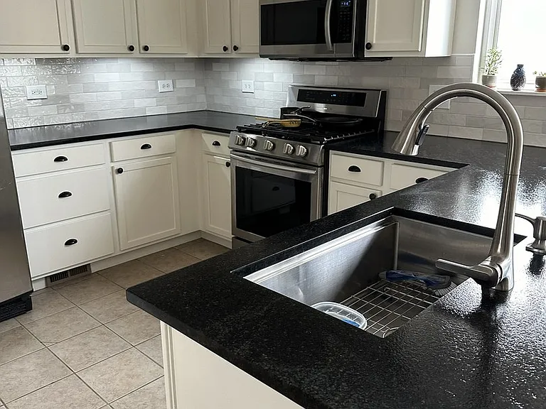 24463 John Adams Dr — Photo 5