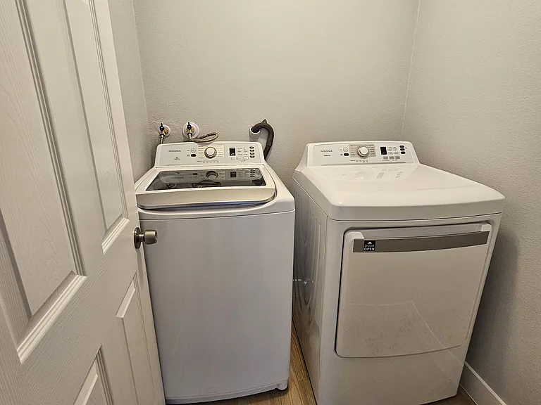 1926 S Vaughn Way #104 — Photo 5