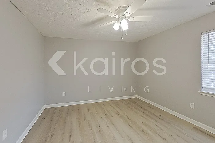 320 Deerpark Dr — Photo 12