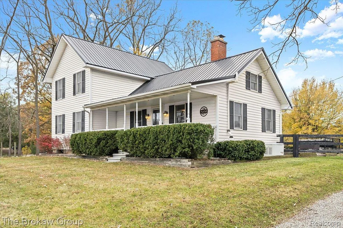 4025 Hollow Corners Rd photo 1