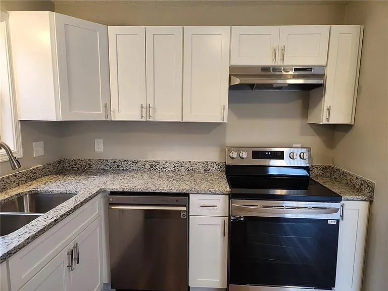 1285 S Lea Ct SE — Photo 7