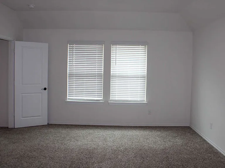 3012 Glazner Dr — Photo 3