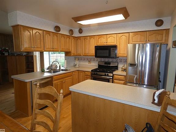 3rd image of 18219 Whalen Dr