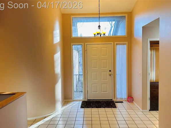 33779 Vista Dr, Farmington, MI 48331