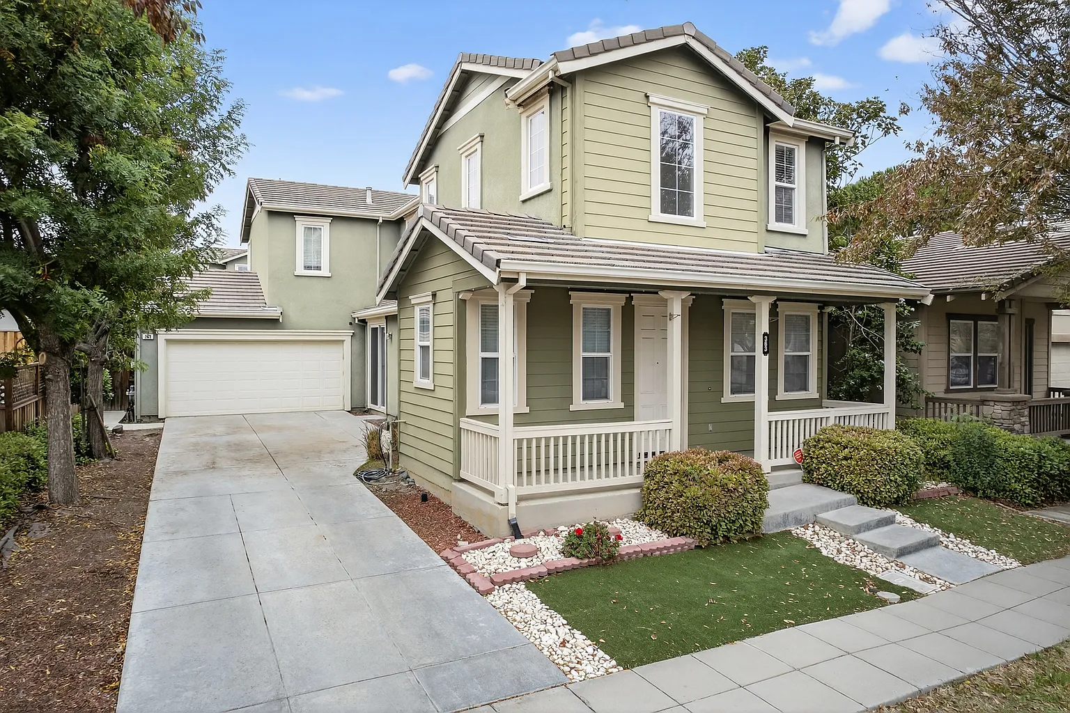 363 Hatheway St photo 1