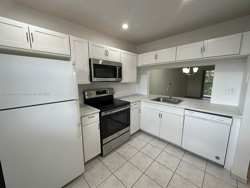 1st image of 10453 NW 11th St #206