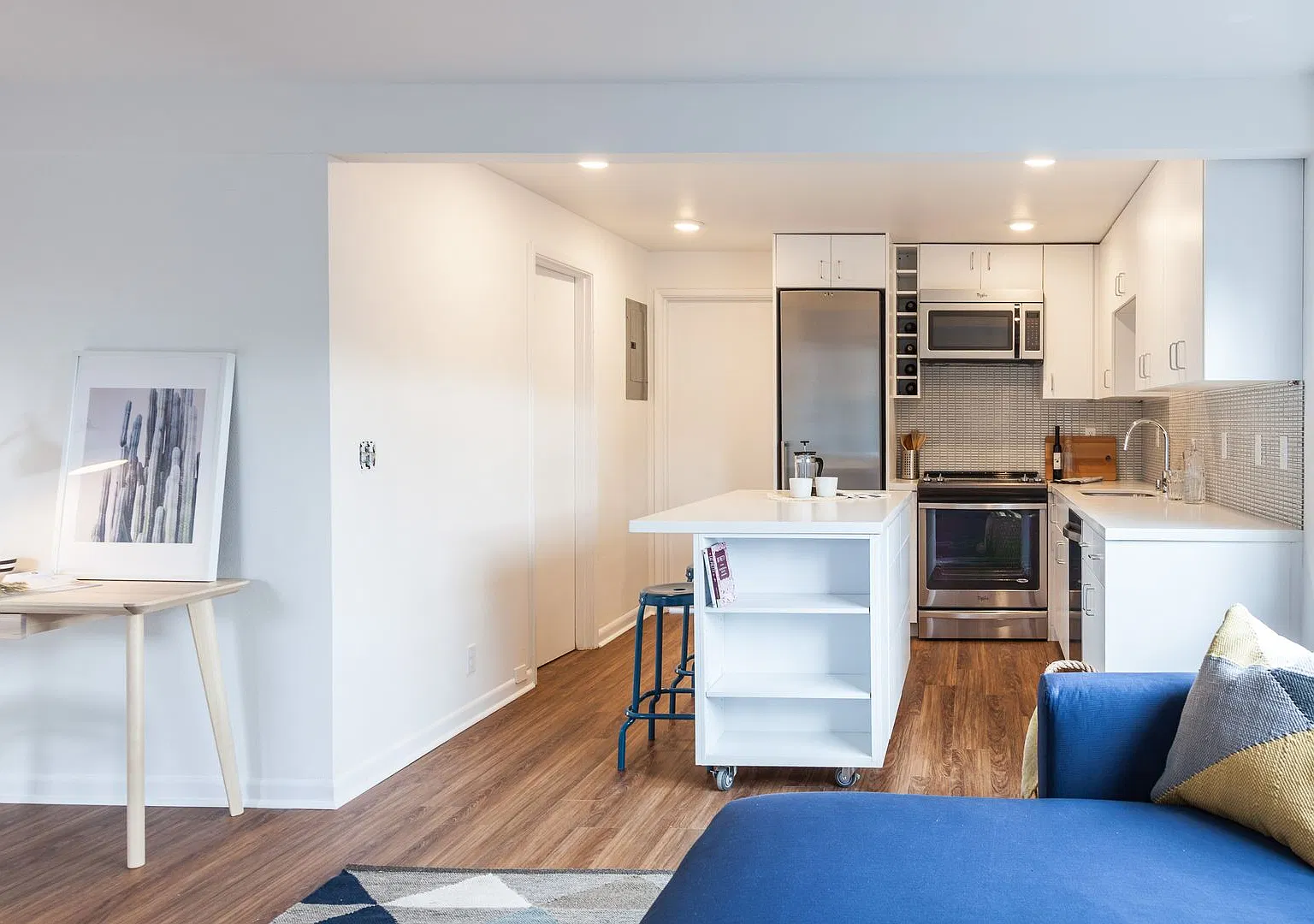 215 Boston Apartments — Photo 3