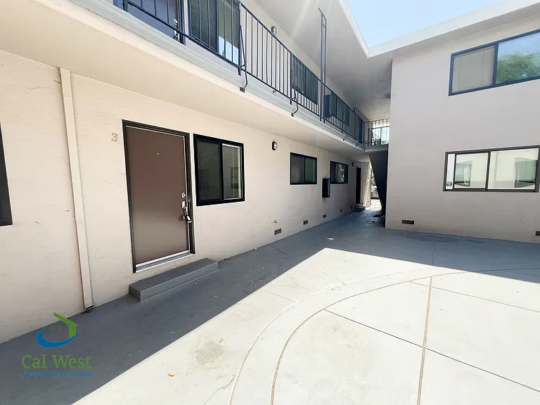 428 S 11th St #3 — Photo 5