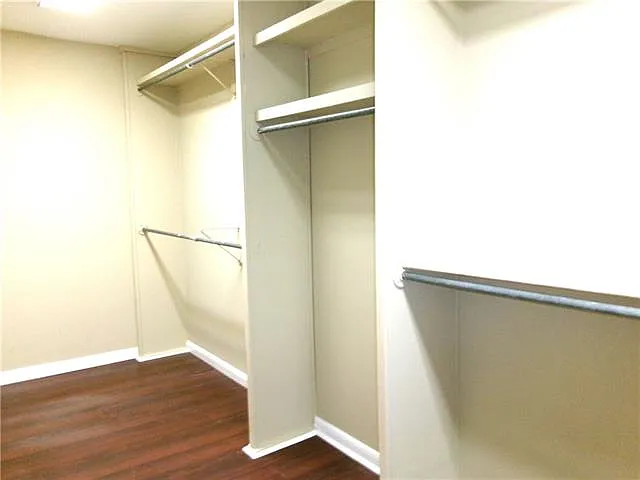 2200 Delaware Ave — Photo 25