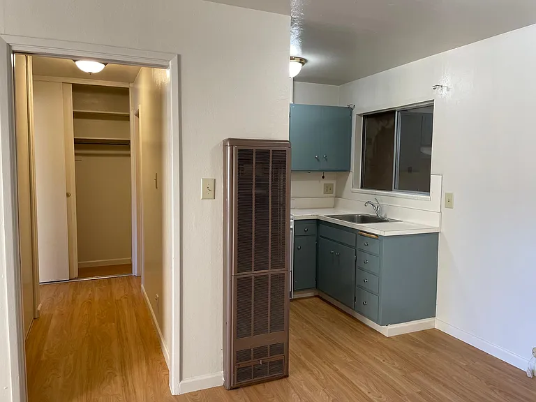 2033 Haste Street — Photo 40