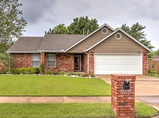 404 S Kalanchoe Ave, Broken Arrow, OK 74012