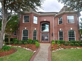 29 Lake Mist Dr, Sugar Land, TX 77479