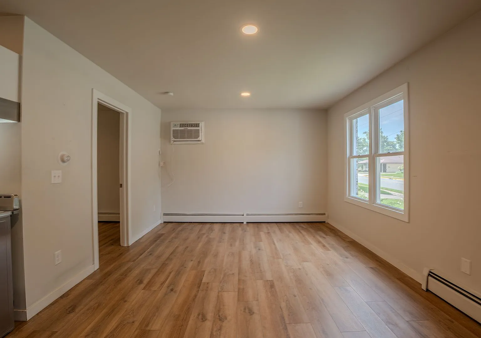 133 N Main St — Photo 2