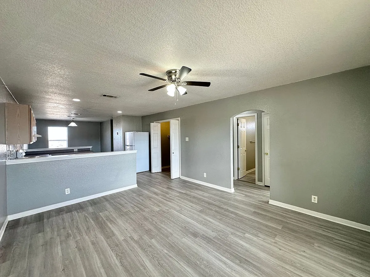 Building Photo - 2907 Cantabrian Dr
