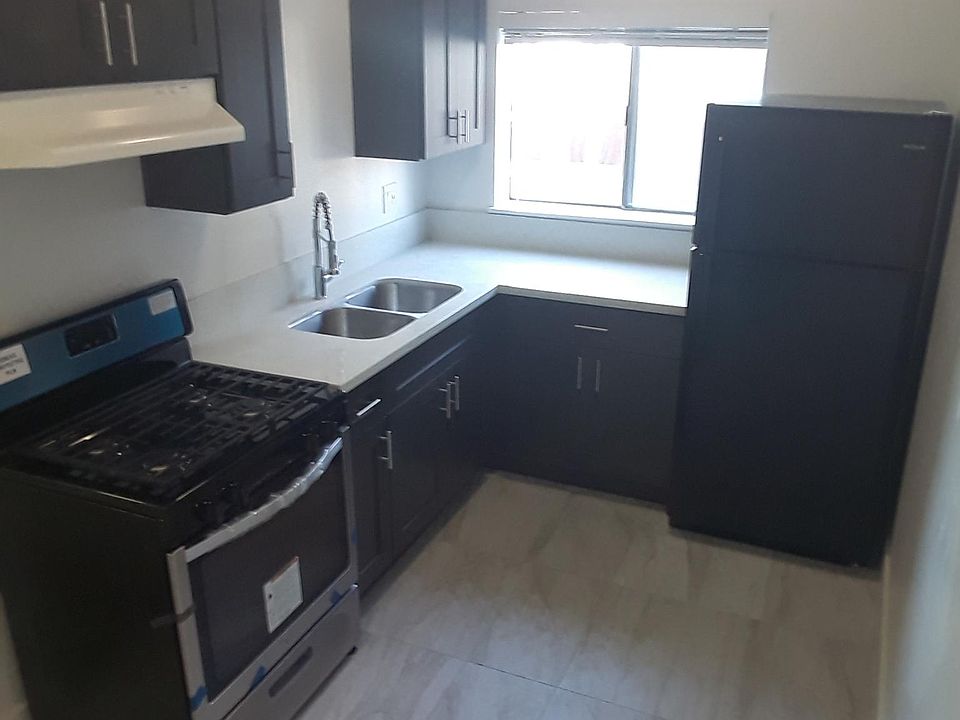 1st image of 1920 W 25th St APT 103