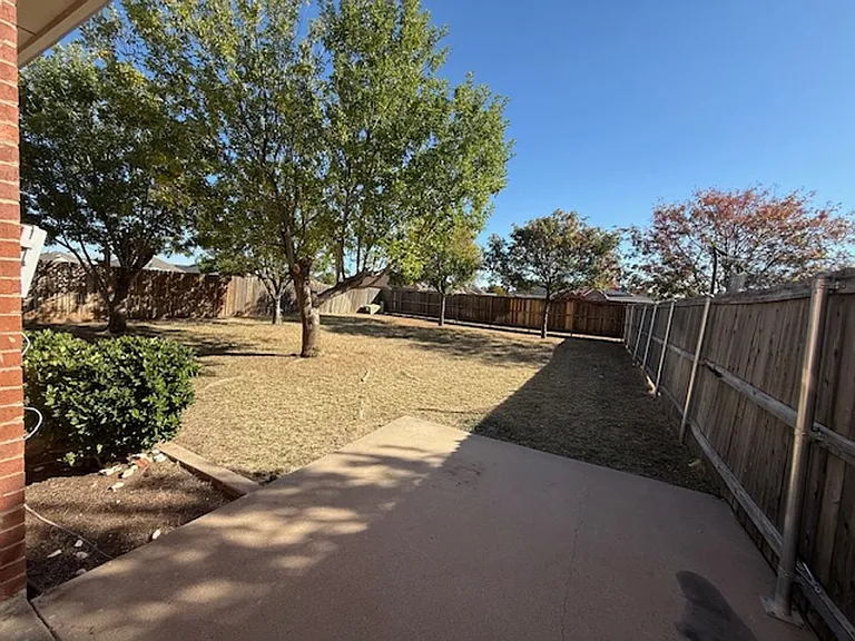 2319 Independence Blvd — Photo 22