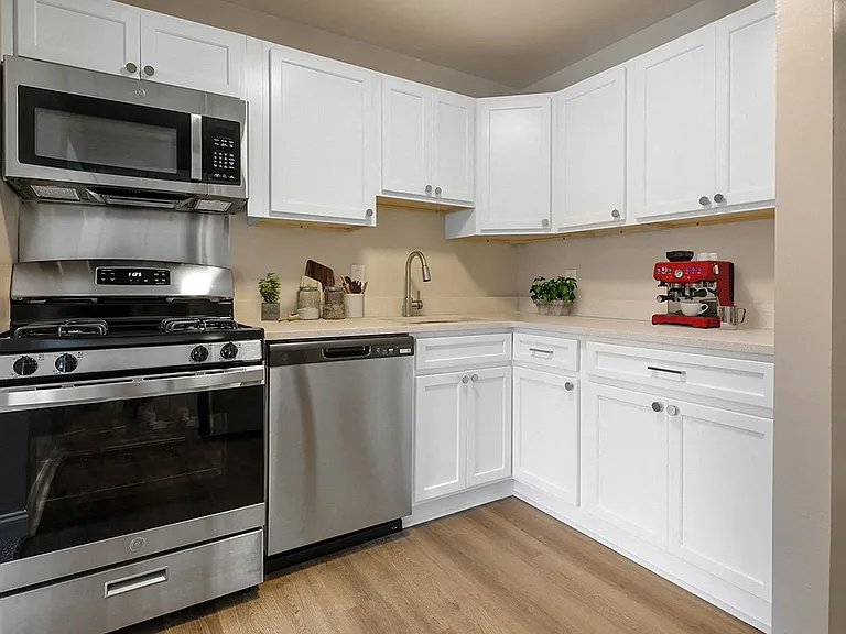 Padonia Village Apartments — Photo 1