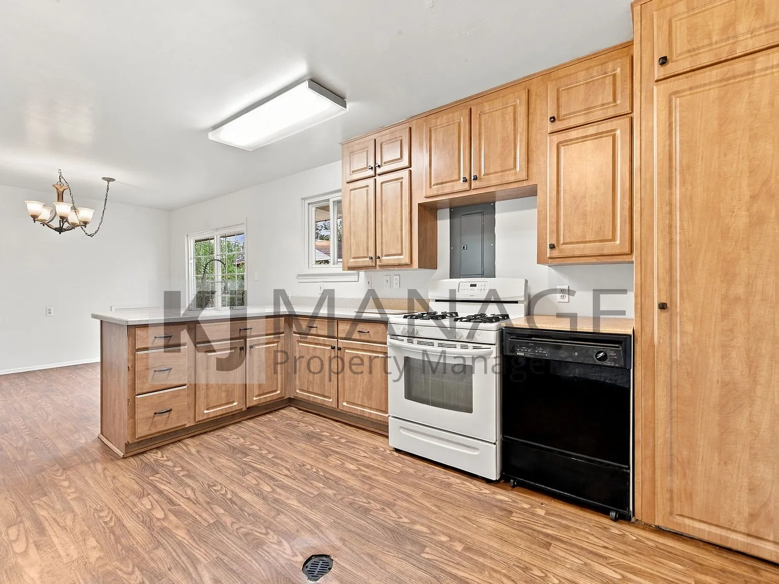 3 bed, 1088 sqft, $1,550 — Photo 2