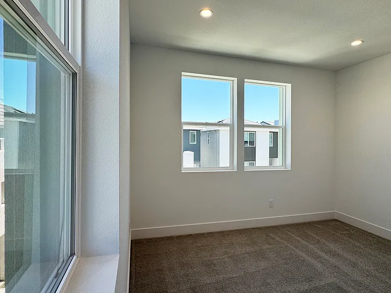 5017 Seashell Ter — Photo 35